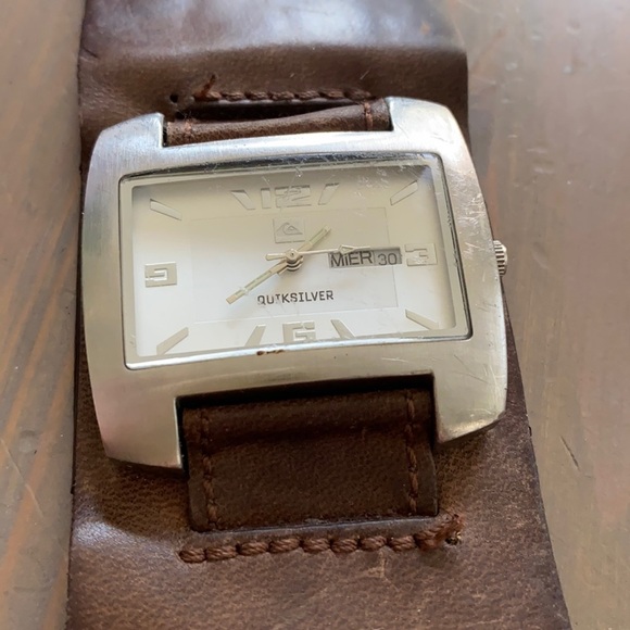 Quicksilver Thick StrapWatch - Picture 1 of 3